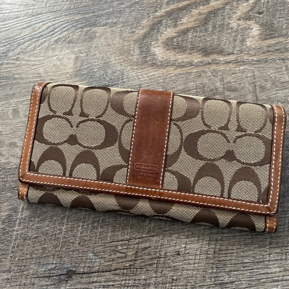 Coach Handbags - Coach Wallet